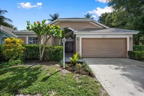 4295 Grosvenor Ct, West Palm Beach, FL 33409
