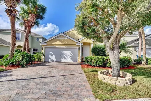 121 Hamilton Ter, Royal Palm Beach, FL 33414