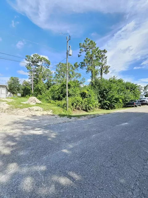404 Greenwood Ave, Lehigh Acres, FL 33972