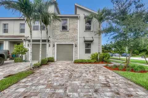 8861 Via Mar Rosso, Lake Worth, FL 33467