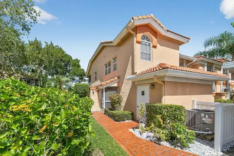9673 Shadybrook #201, Boynton Beach, FL 33437