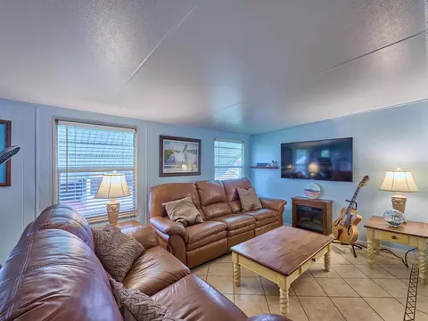 7836 SE Wren Ave, Hobe Sound, FL 33455
