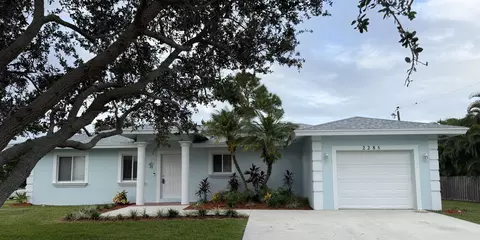 2285 SE Lucaya St, Port Saint Lucie, FL 34952