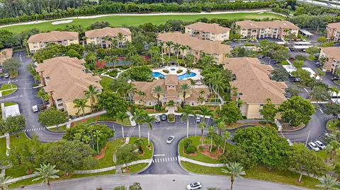 6466 Emerald Dunes Dr #207, West Palm Beach, FL 33411