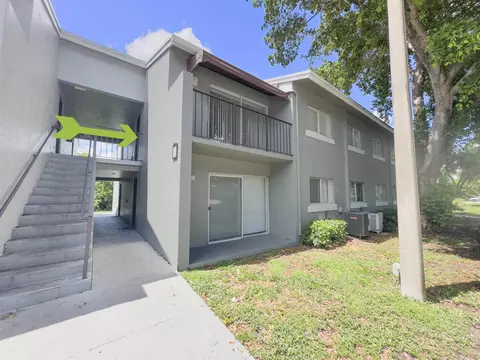 1201 Lake Victoria Dr #P, West Palm Beach, FL 33411
