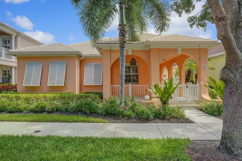 231 Caravelle Dr, Jupiter, FL 33458