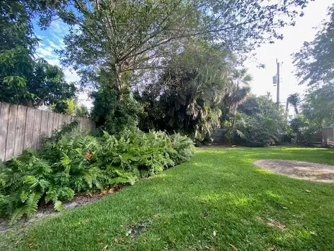 336 Winters St, West Palm Beach, FL 33405