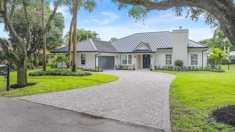 18433 SE Heritage Dr, Tequesta, FL 33469