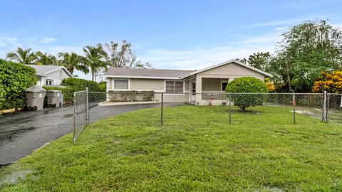 636 Snead Cir, West Palm Beach, FL 33413