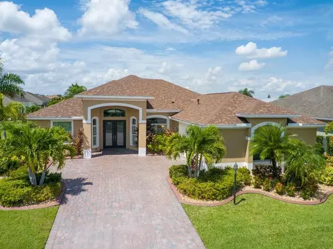 706 Fortunella Cir SW, Vero Beach, FL 32968