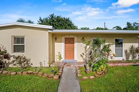 351 SE Solaz Ave, Port Saint Lucie, FL 34983