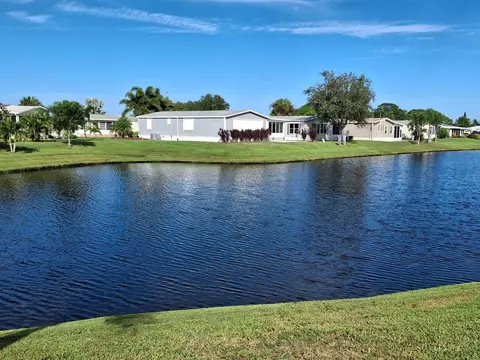 8483 Schefflera Ct, Port Saint Lucie, FL 34952