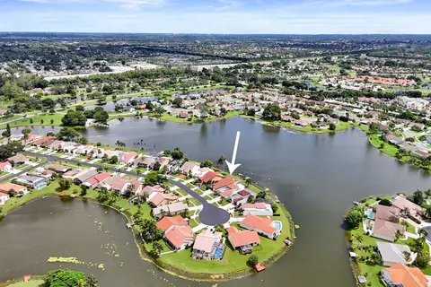 8333 Bonita Isle Dr, Lake Worth, FL 33467