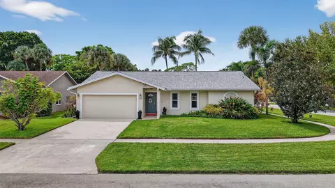 21570 Kapok Cir, Boca Raton, FL 33433