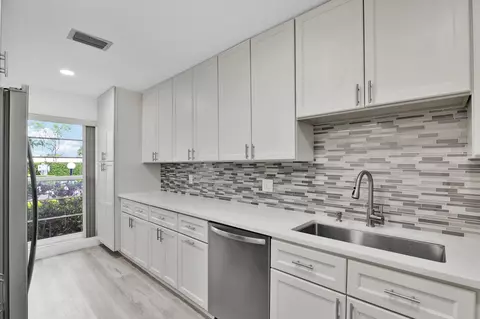 8844 Belle Aire Dr #224, Boca Raton, FL 33433