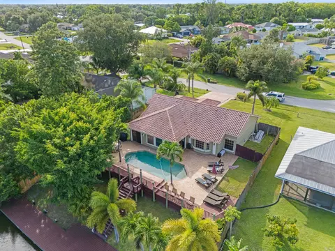 138 NE Twylite Ter, Port Saint Lucie, FL 34983