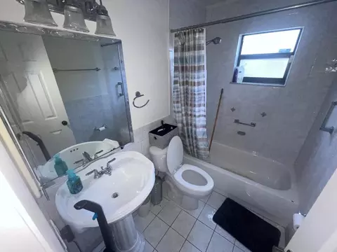 9930 NW 10th #9, Pembroke Pines, FL 33024