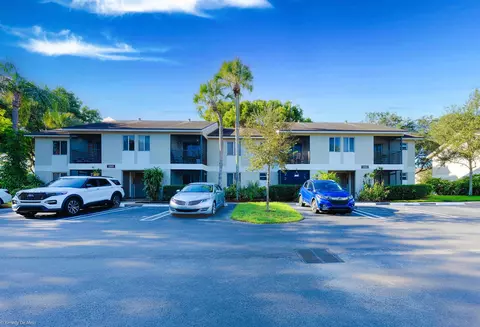 105 Gardens Dr #102, Pompano Beach, FL 33069