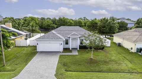 2009 SE South Buttonwood Dr, Port Saint Lucie, FL 34952