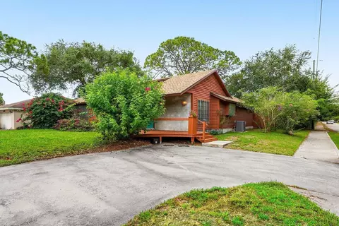 4744 Dolphin Dr, Lake Worth, FL 33463