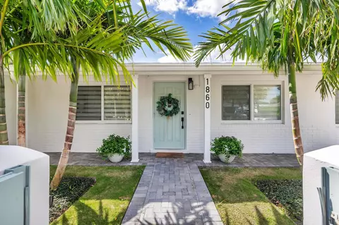 1860 Arabian Rd W, Lake Clarke Shores, FL 33406