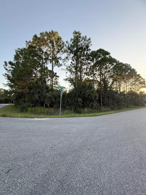 1832 Firethorn Rd NW, Palm Bay, FL 32907