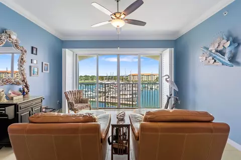 14 W Harbour Isle Dr #3, Fort Pierce, FL 34949