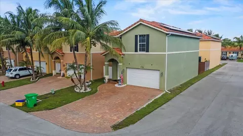 3325 Elizabeth Pl S, Palm Springs, FL 33461