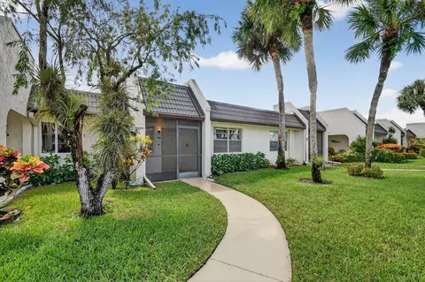 126 Lake Rebecca #H, West Palm Beach, FL 33411