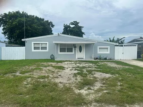 4220 NE Garand Ln NE, West Palm Beach, FL 33406