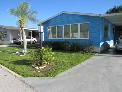 8591 Mary Ann Ln, Port Saint Lucie, FL 34952