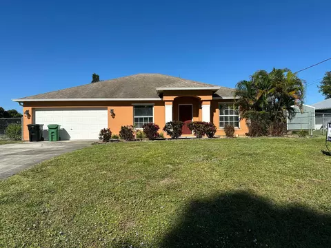 989 SW Idol Ave, Port Saint Lucie, FL 34953