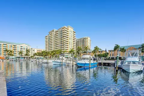 700 E Boynton Beach Blvd #LPH 07, Boynton Beach, FL 33435