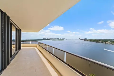 100 Lakeshore Dr #1558, North Palm Beach, FL 33408