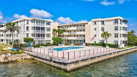 1820 New Palm Way #202, Boynton Beach, FL 33435