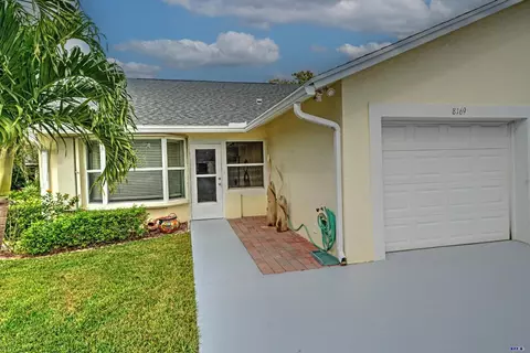 8169 SE Fox Hl, Hobe Sound, FL 33455