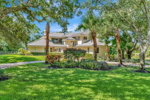 18462 SE Old Trl W, Jupiter, FL 33478
