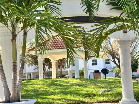 2020 Alta Meadows Ln #504, Delray Beach, FL 33444