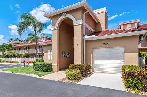 5951 Regal Gln #202, Boynton Beach, FL 33437