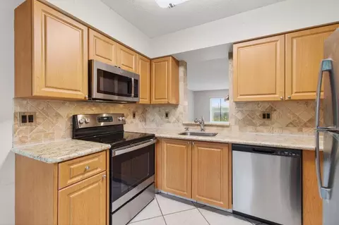 7286 Huntington #103, Delray Beach, FL 33446