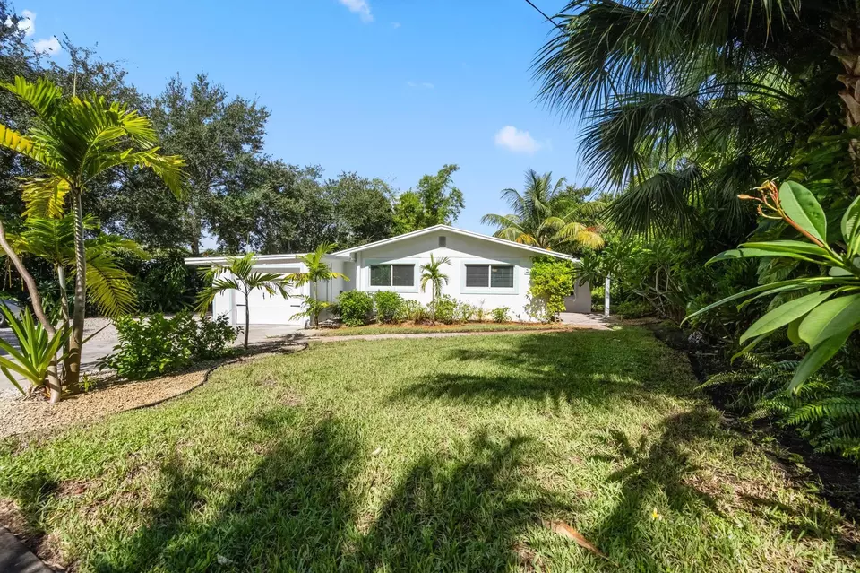 Exterior - 1408 SW Palm City Rd, Stuart, FL 34994 photo 2 of 10