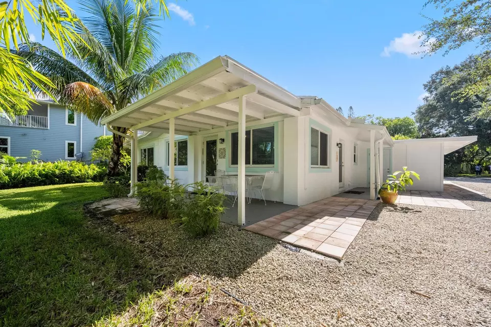 Exterior - 1408 SW Palm City Rd, Stuart, FL 34994 photo 6 of 10