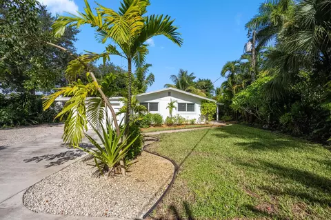Exterior - 1408 SW Palm City Rd, Stuart, FL 34994 photo 1 of 10