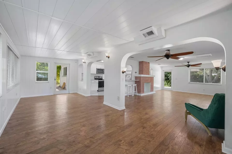 Living - 1408 SW Palm City Rd, Stuart, FL 34994 photo 2 of 6
