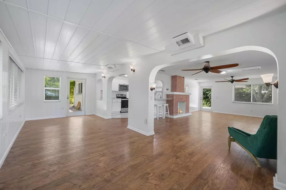 Living - 1408 SW Palm City Rd, Stuart, FL 34994 photo 3 of 6