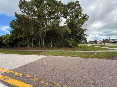 4337 SW Savona Blvd, Port St Lucie, FL 34953