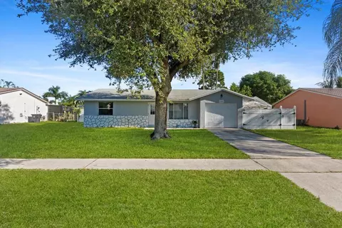 4561 Vespasian Ct, Lake Worth, FL 33463