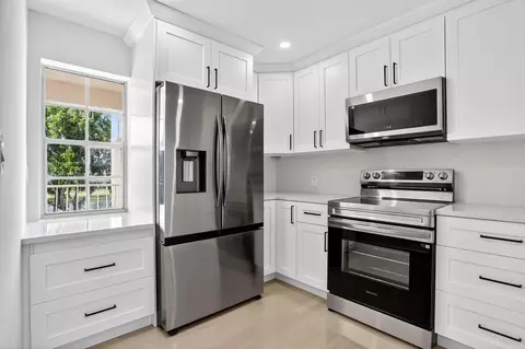 2651 S Palm Aire Dr S #305, Pompano Beach, FL 33069