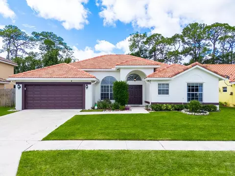 5549 Descartes Cir, Boynton Beach, FL 33472
