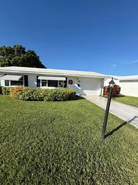 1904 SW Golf Ln, Boynton Beach, FL 33426